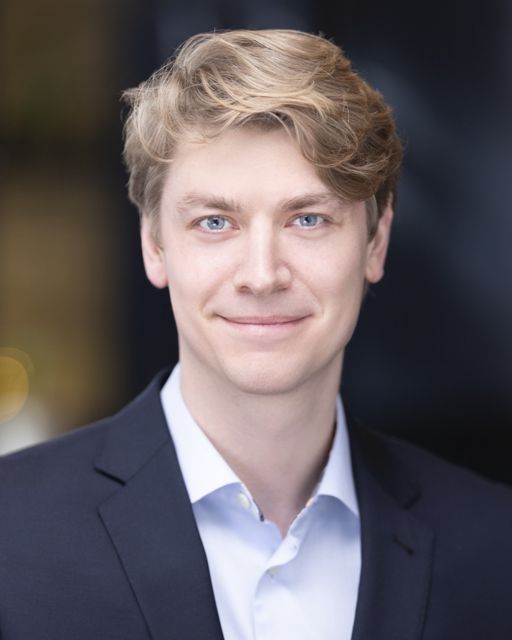 Dr Jakob Mökander
